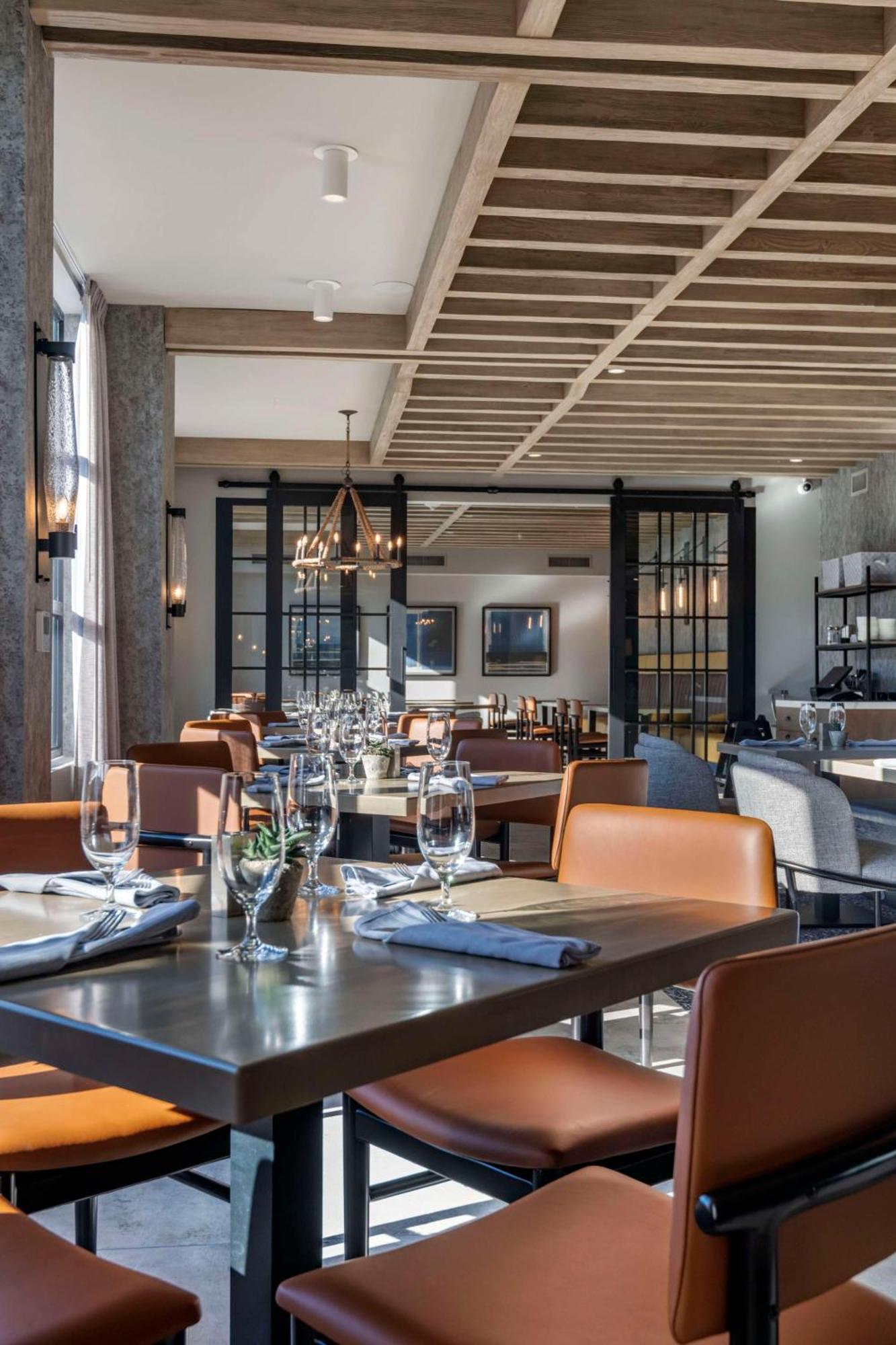 Cambria Hotel Portland Downtown Old Port المظهر الخارجي الصورة