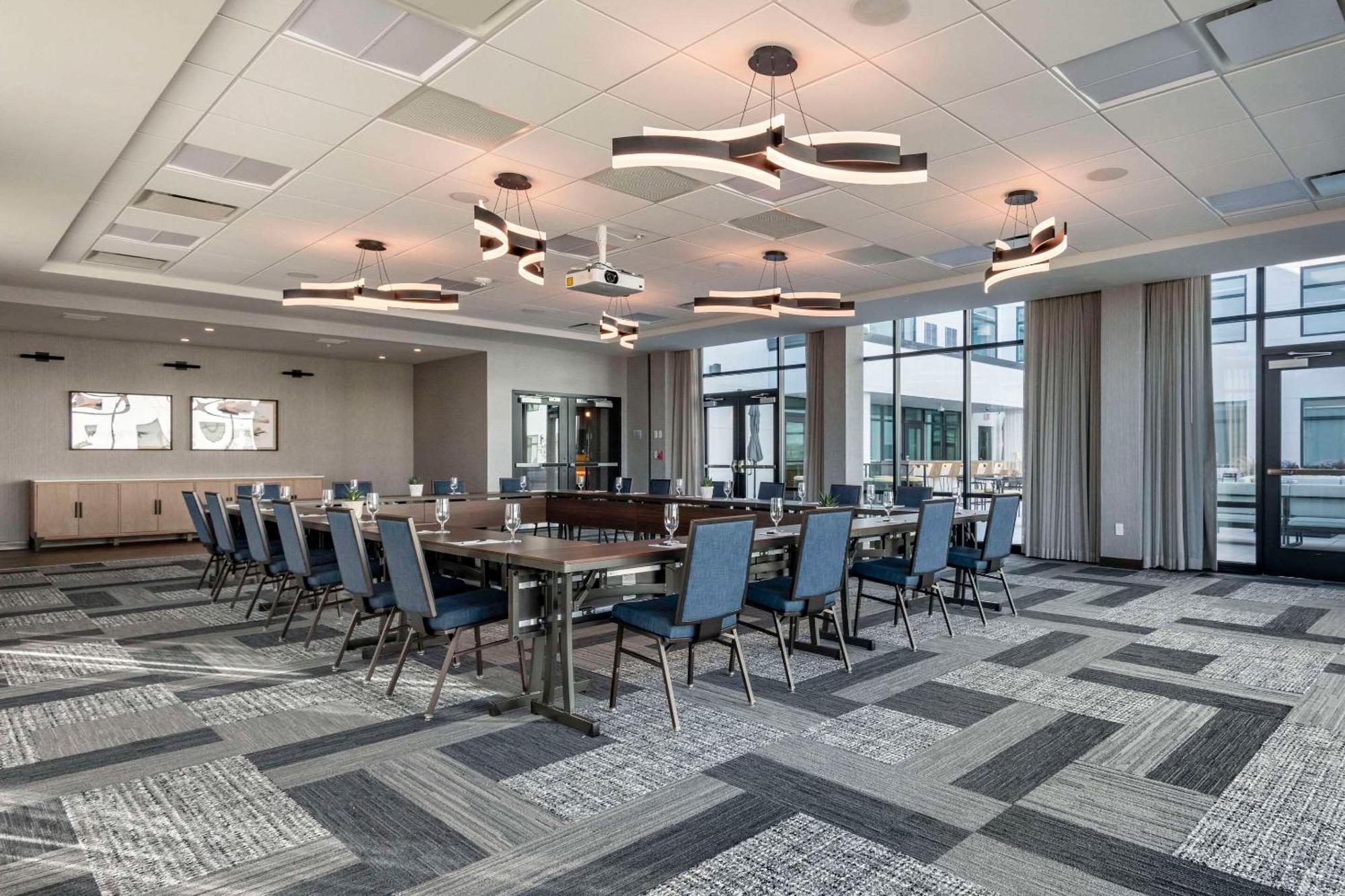 Cambria Hotel Portland Downtown Old Port المظهر الخارجي الصورة