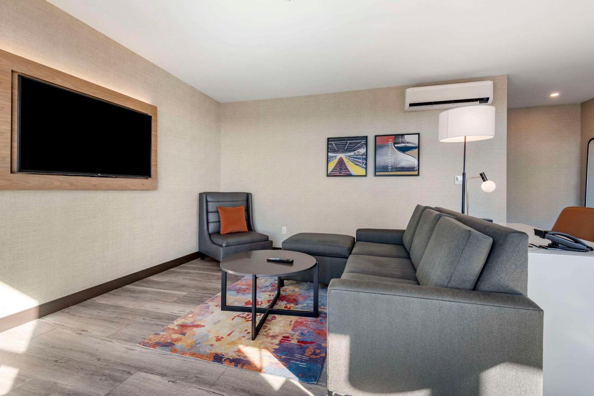 Cambria Hotel Portland Downtown Old Port المظهر الخارجي الصورة