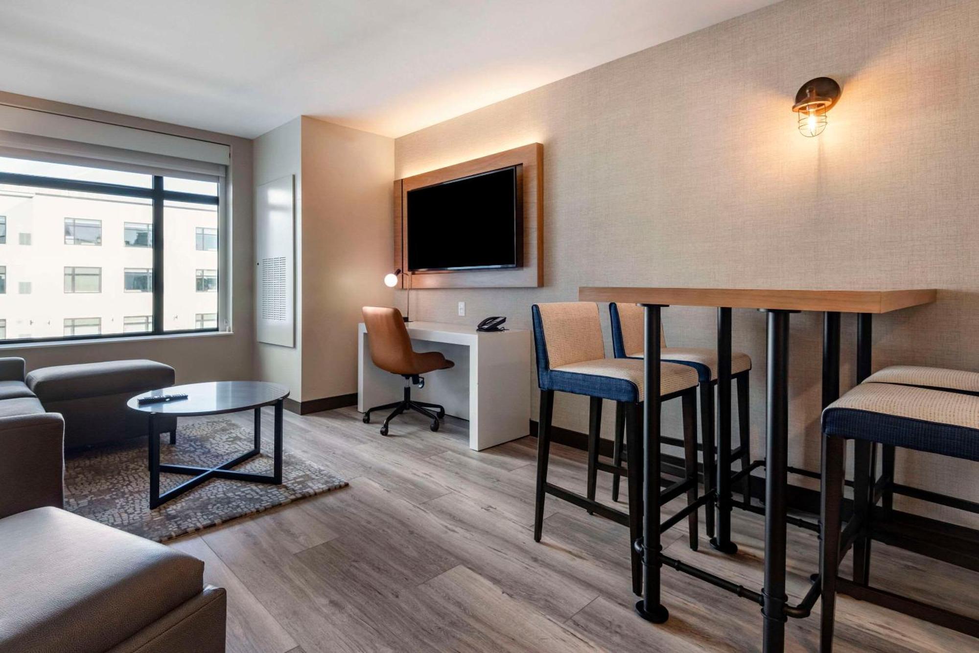 Cambria Hotel Portland Downtown Old Port المظهر الخارجي الصورة