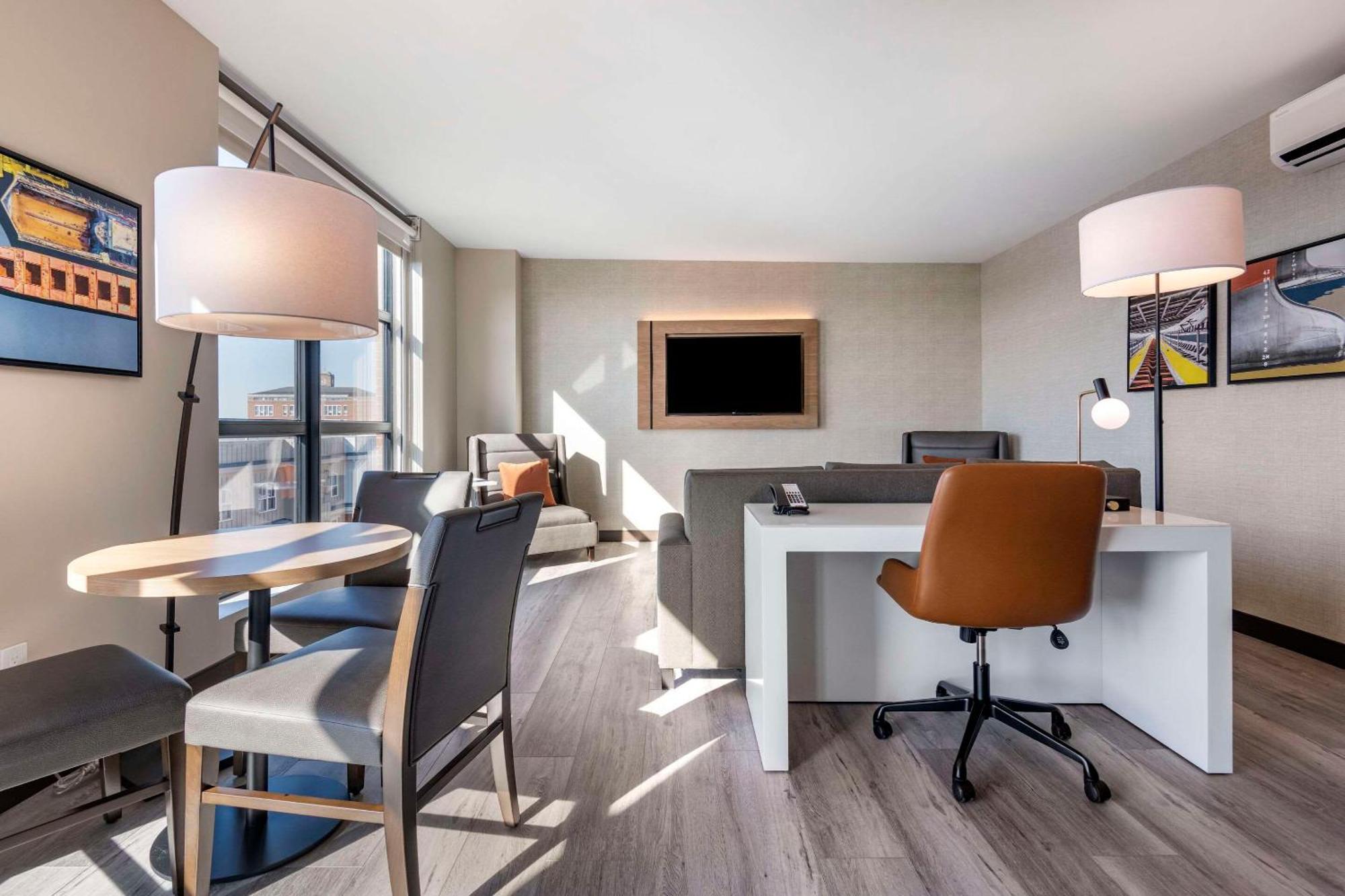 Cambria Hotel Portland Downtown Old Port المظهر الخارجي الصورة