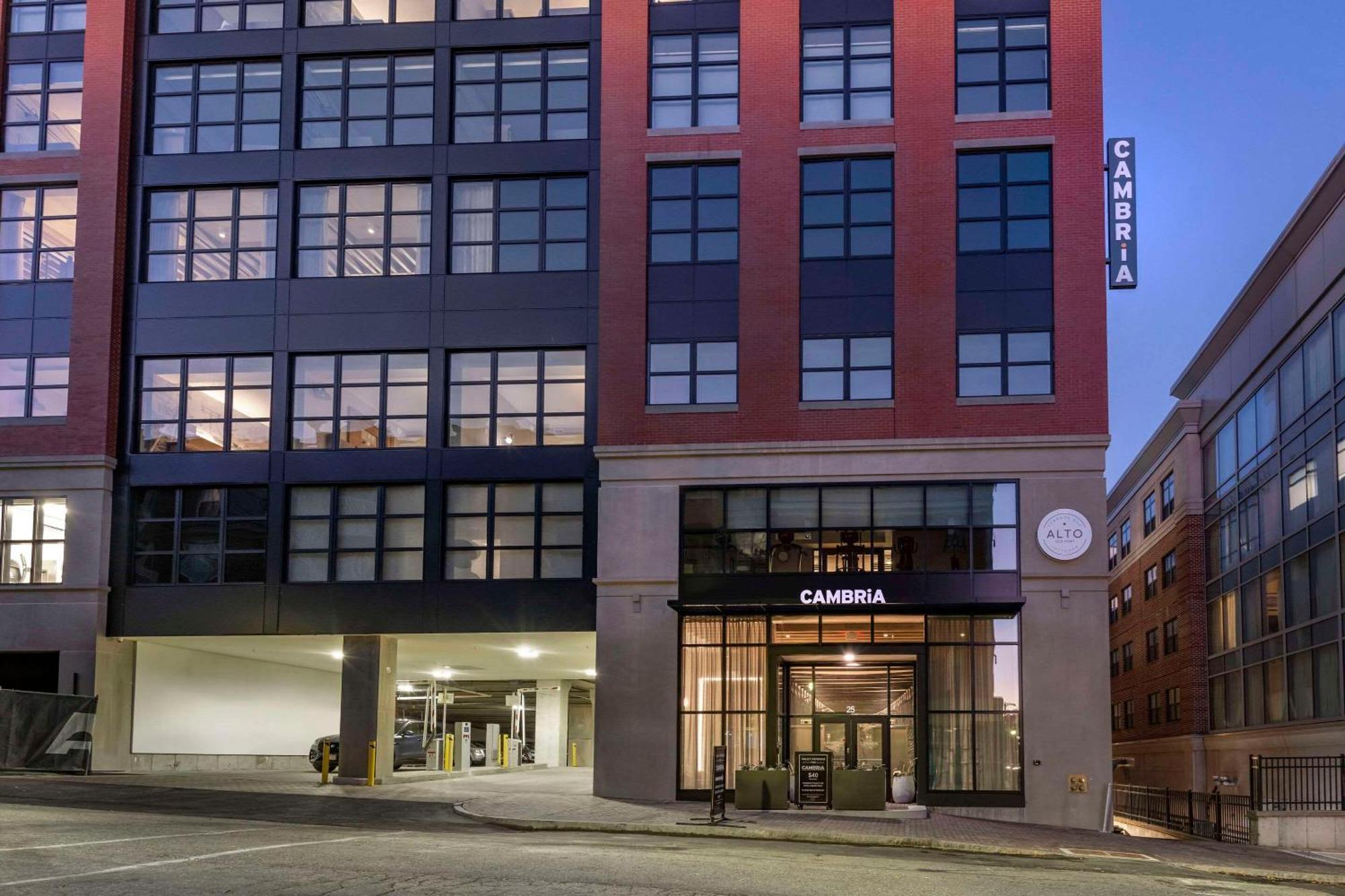 Cambria Hotel Portland Downtown Old Port المظهر الخارجي الصورة